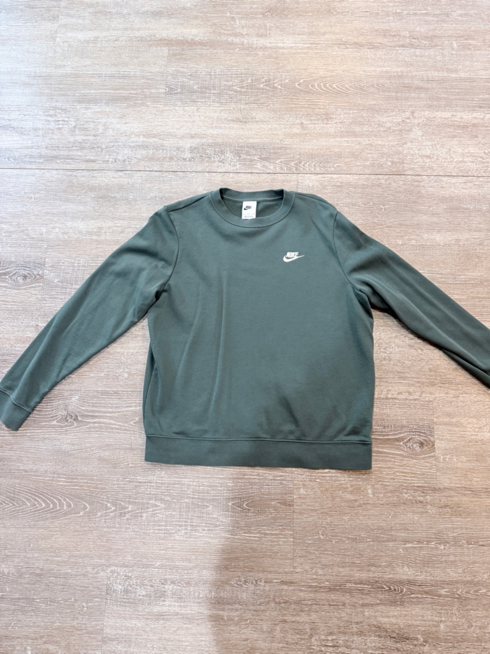 Nike Women’s Forest Green Crewneck Sweatshirt